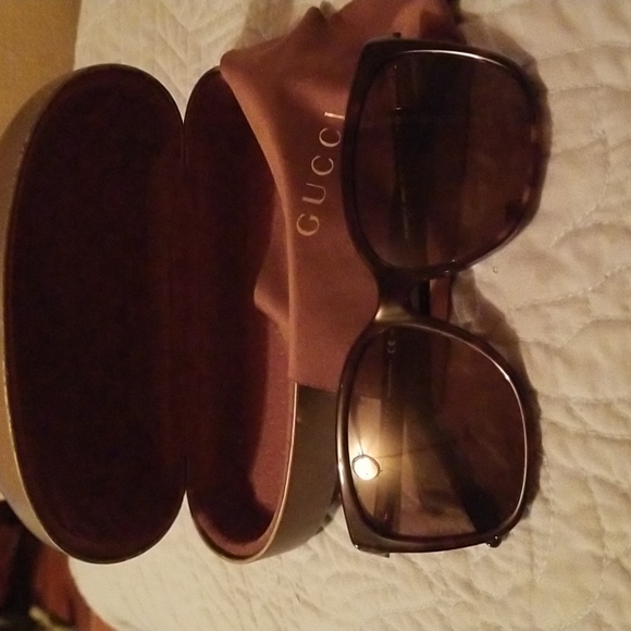 GUCCI  Sunglasses - Picture 1 of 7